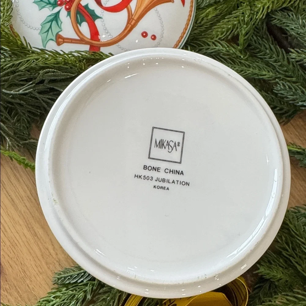 Mikasa Festive Holiday Decorative small jar